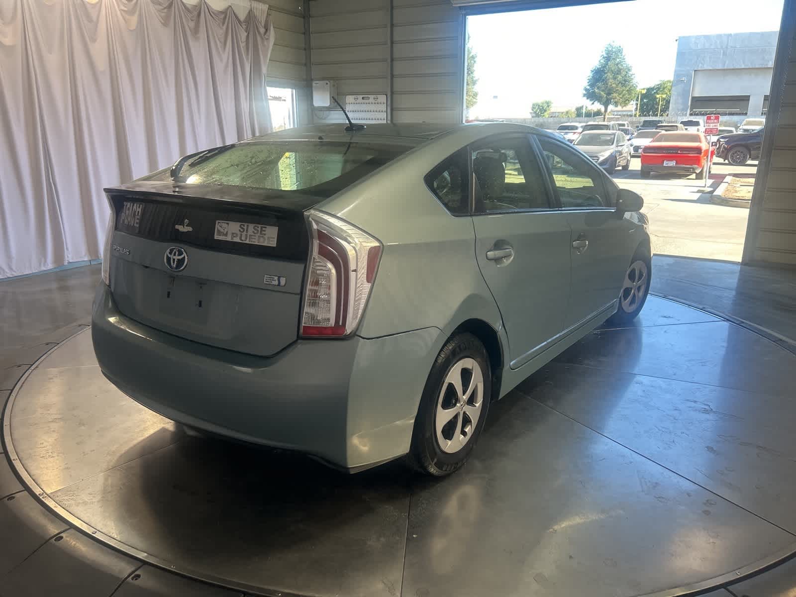 Thumbnail: 2012 Toyota Prius - 9
