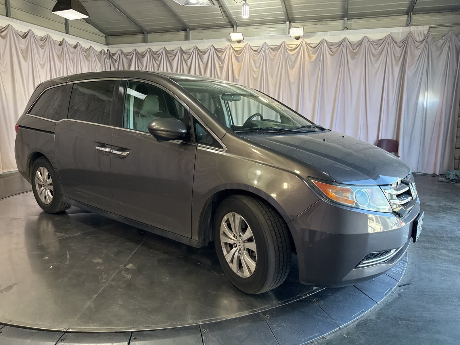 2016 Honda Odyssey EX photo 2