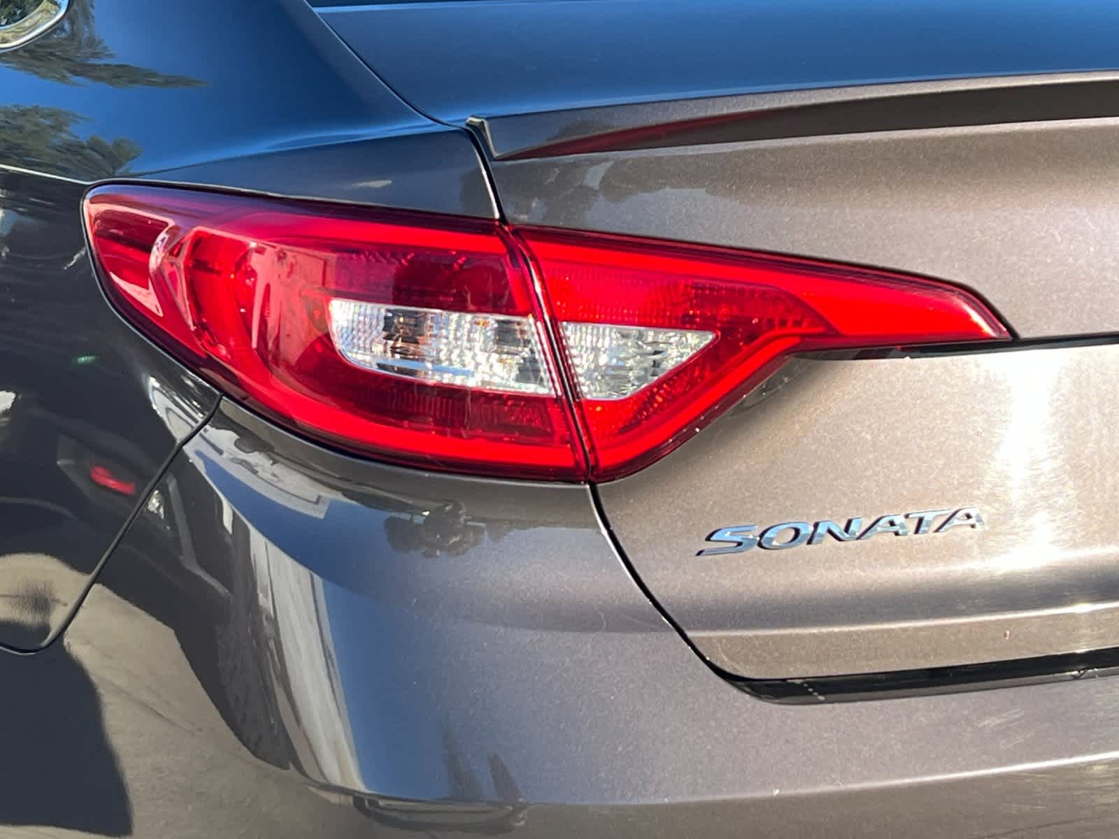 Thumbnail: 2017 Hyundai Sonata - 24