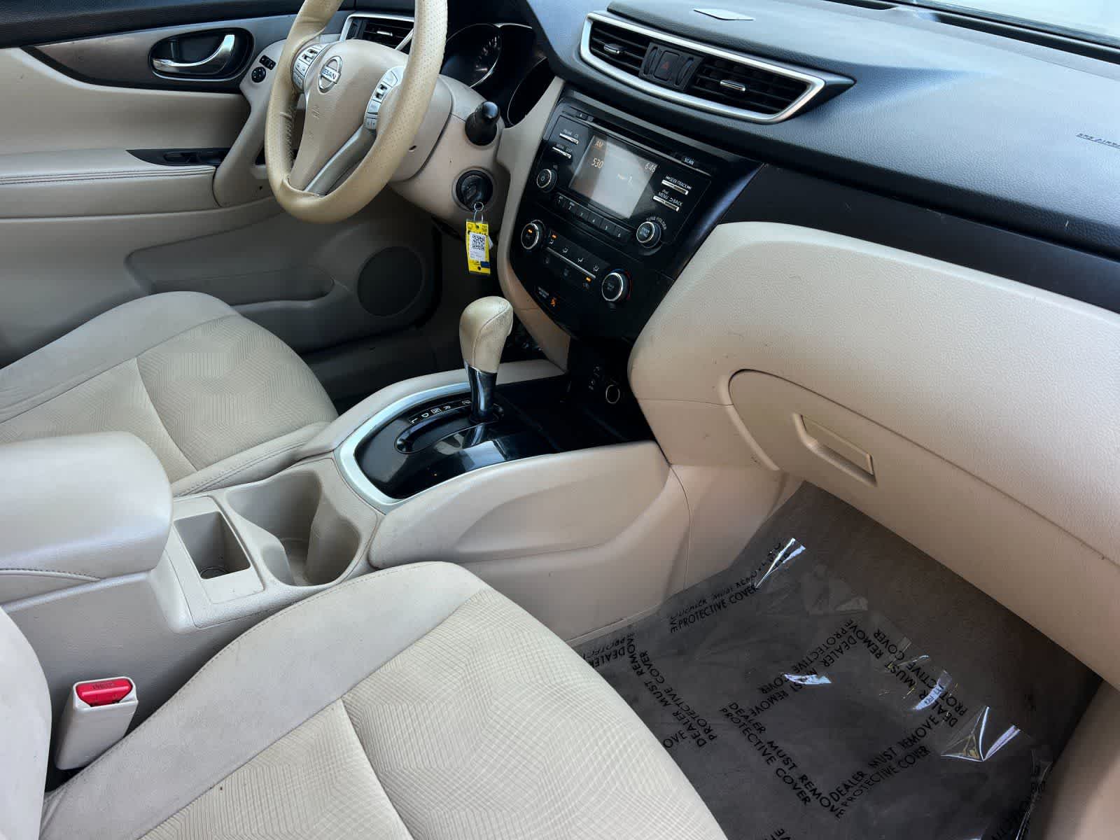 Thumbnail: 2015 Nissan Rogue - 17