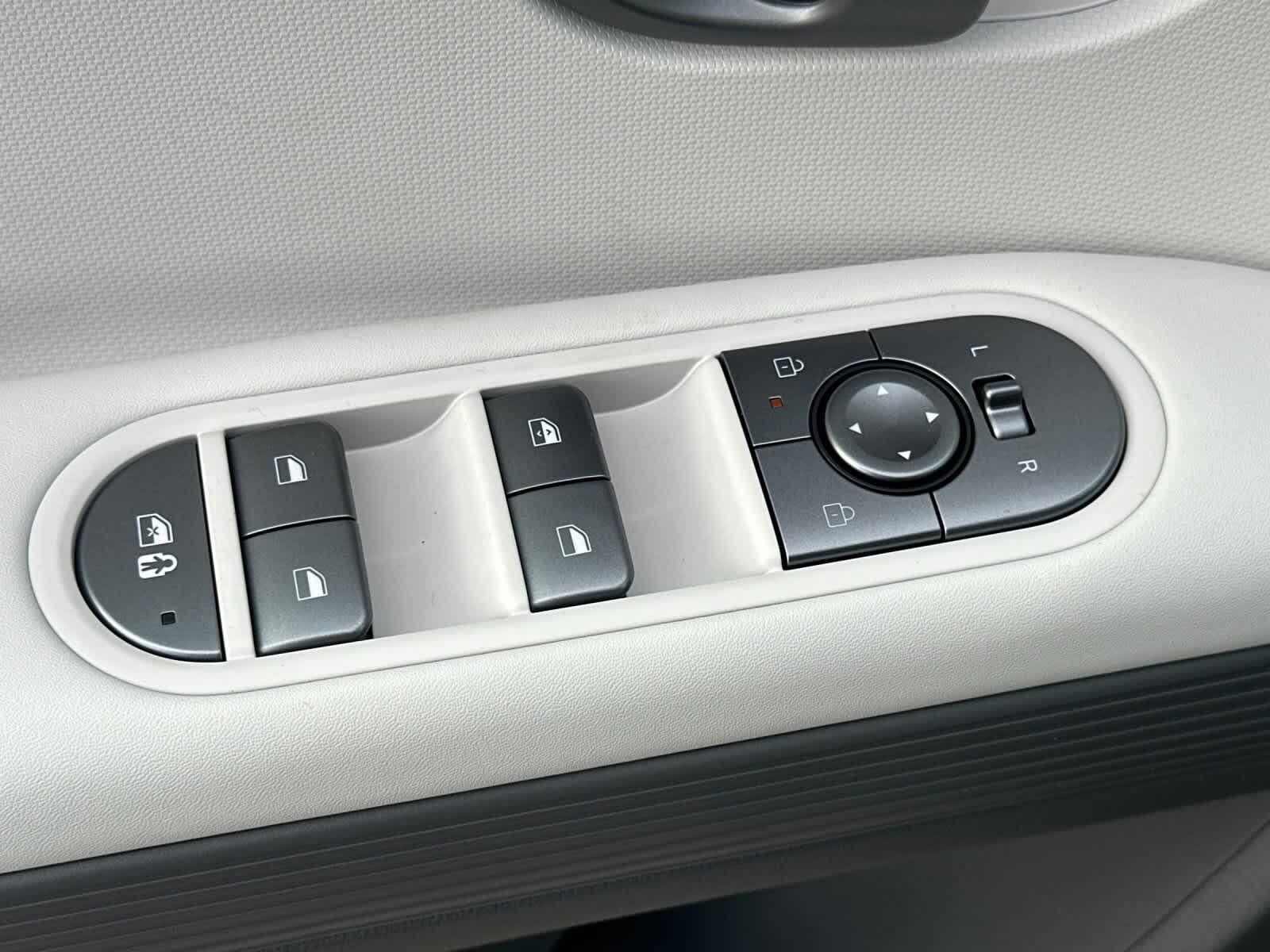 Thumbnail: 2026 Hyundai Ioniq 5 - 13