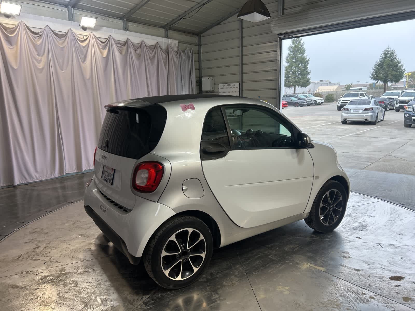 Thumbnail: 2016 smart fortwo - 9