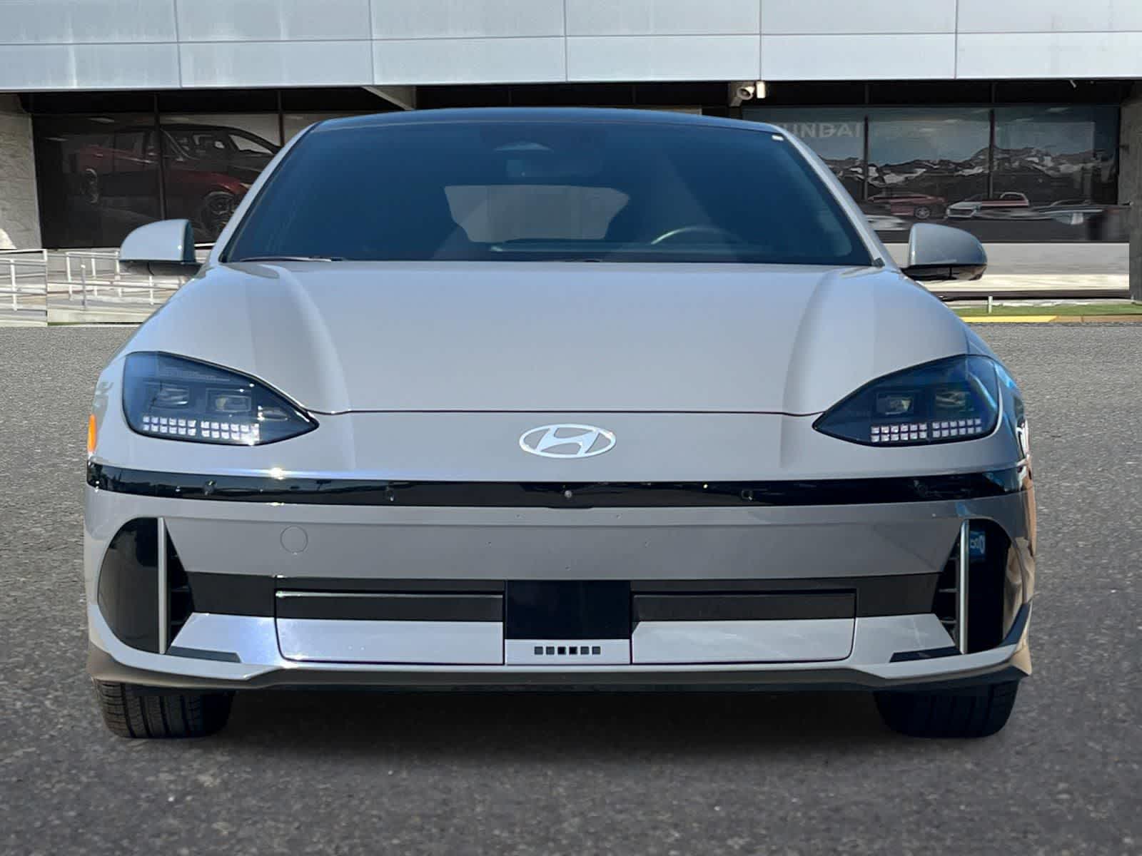 Thumbnail: 2023 Hyundai Ioniq 6 - 11