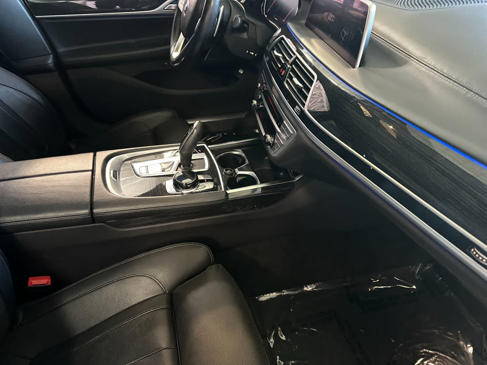 Thumbnail: 2019 BMW 7 Series - 15