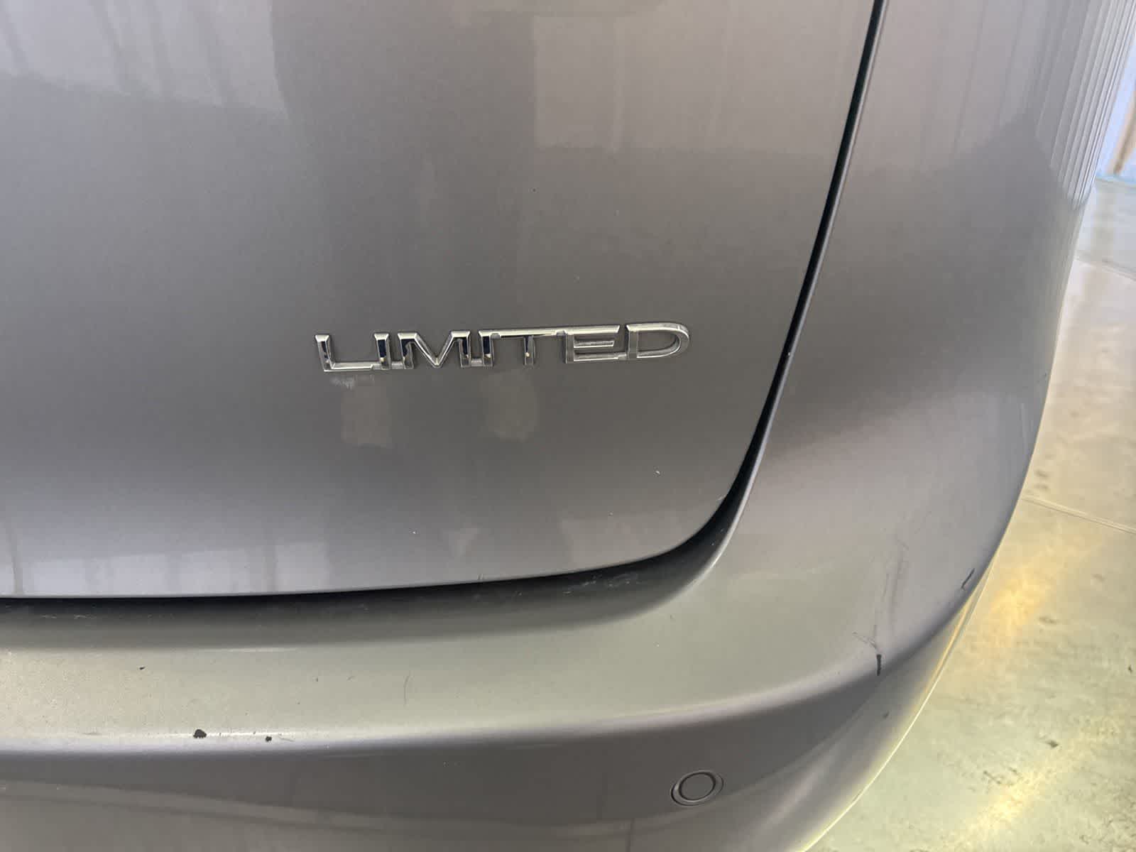 Thumbnail: 2017 Chrysler Pacifica - 14