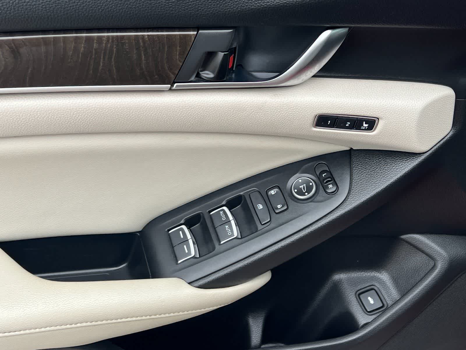 Thumbnail: 2018 Honda Accord - 13