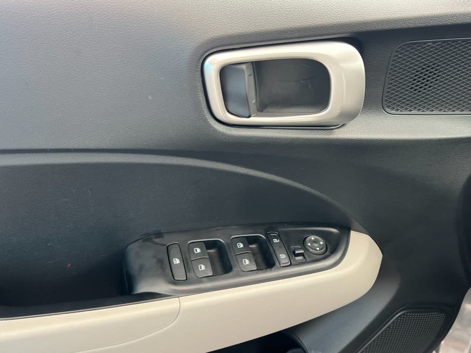 Thumbnail: 2023 Hyundai Venue - 13