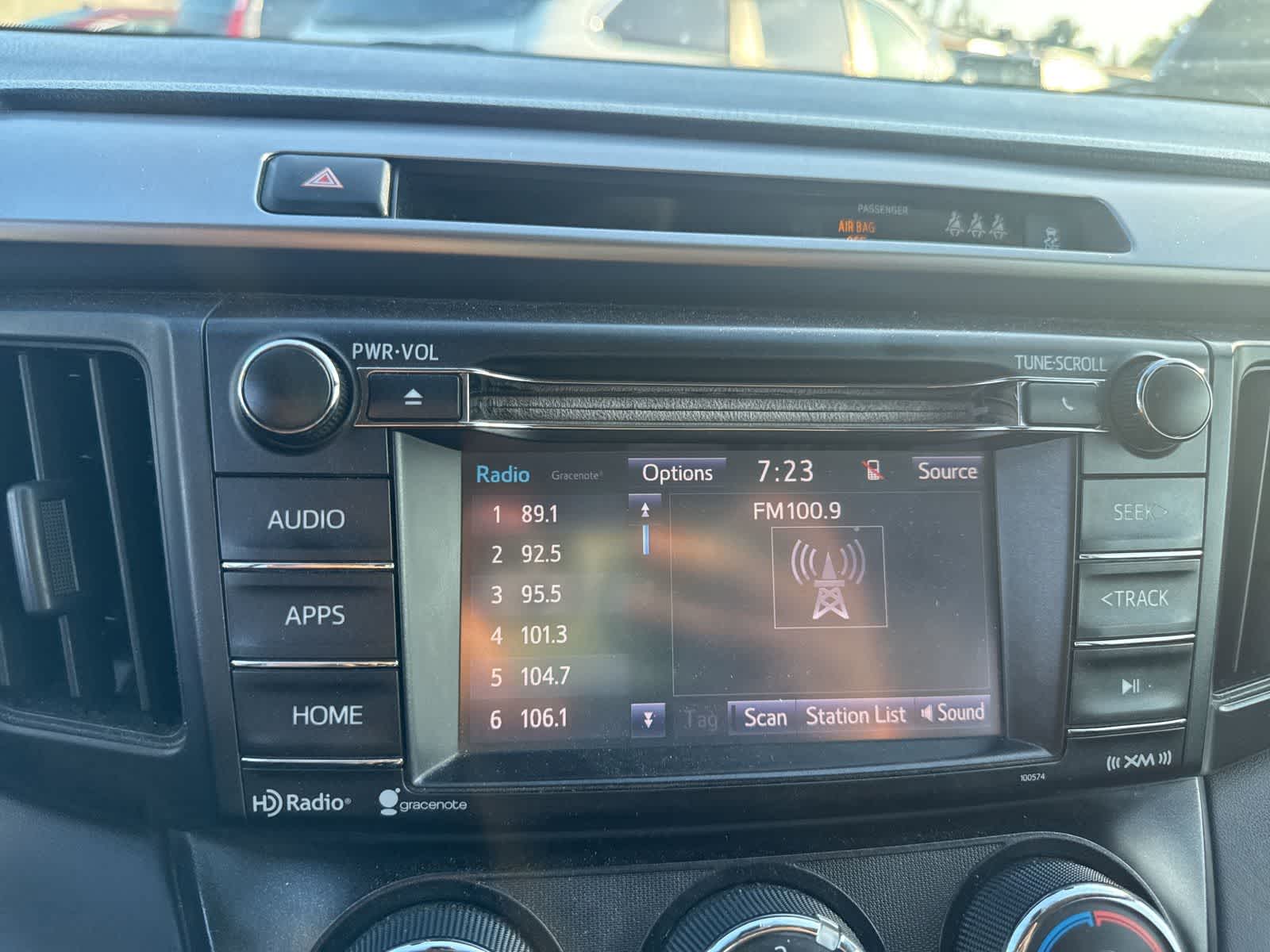 Thumbnail: 2017 Toyota RAV4 - 26