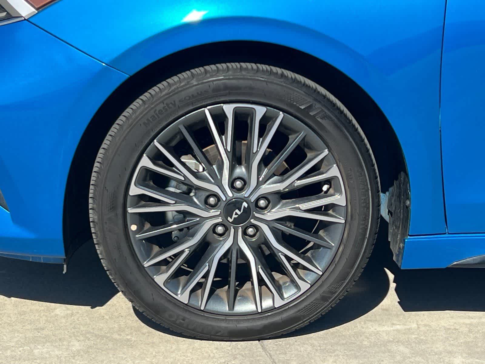 Thumbnail: 2023 Kia Forte - 26