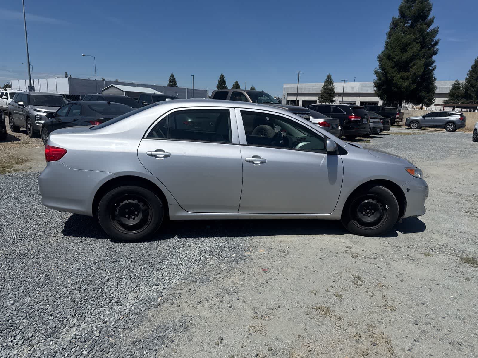 Thumbnail: 2010 Toyota Corolla - 4