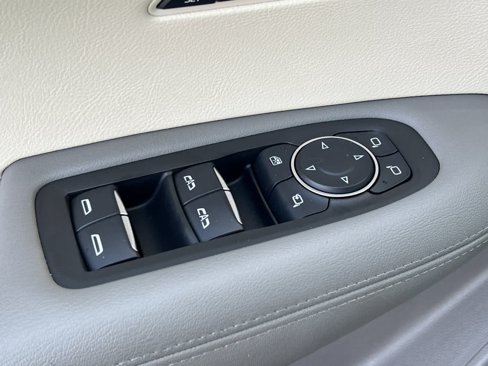 Thumbnail: 2022 Cadillac XT6 - 13