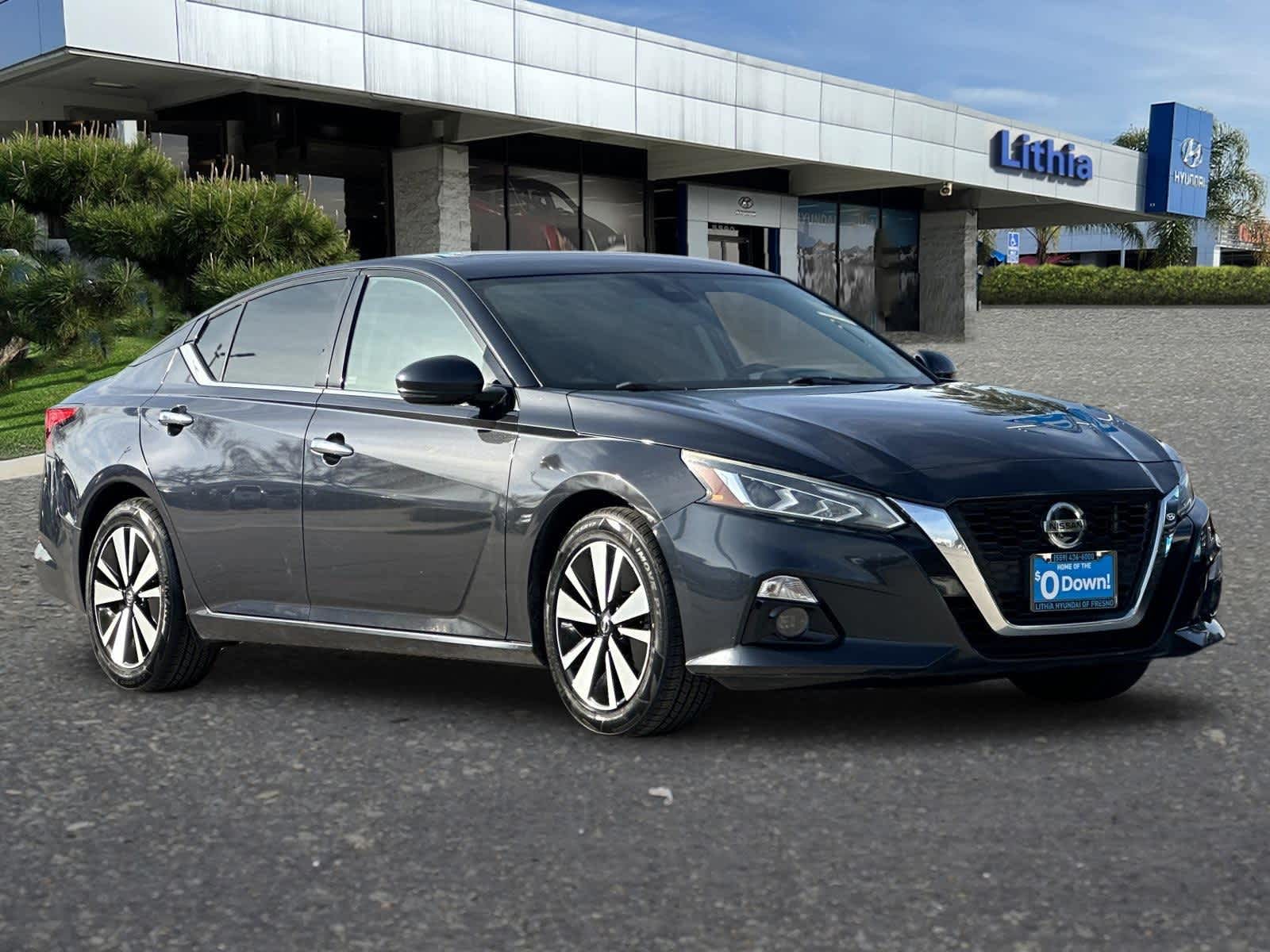 Thumbnail: 2019 Nissan Altima - 10