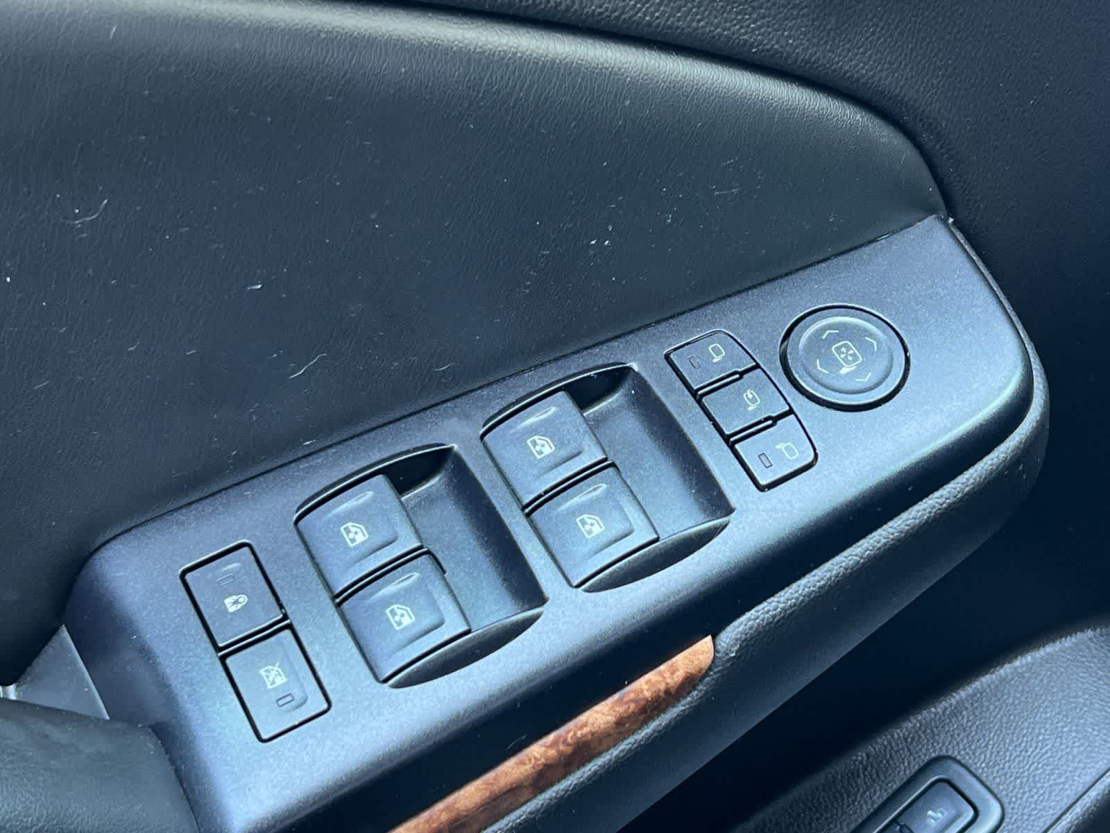 Thumbnail: 2015 Chevrolet Suburban - 14