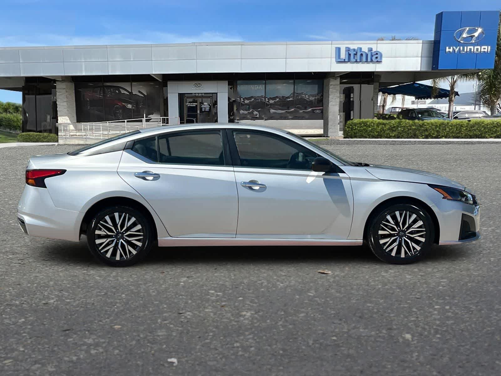 Thumbnail: 2024 Nissan Altima - 8