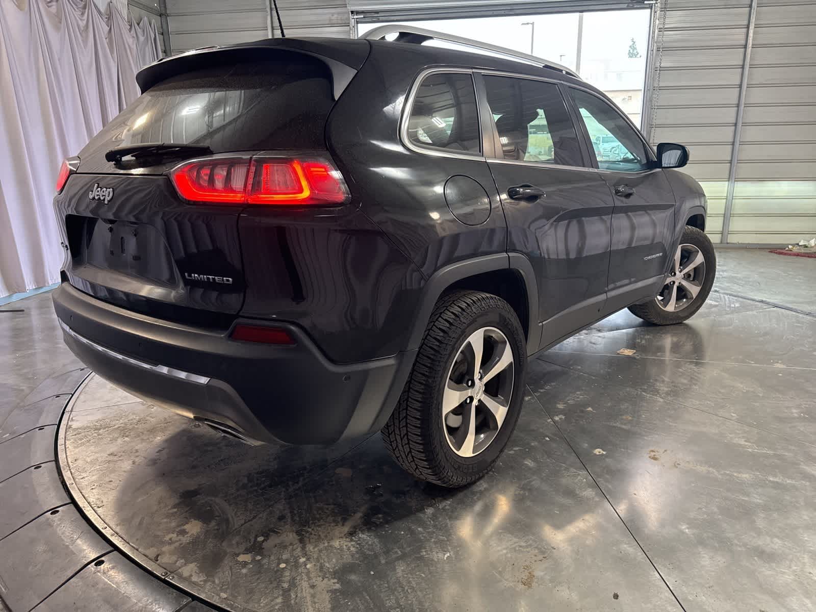 Thumbnail: 2019 Jeep Cherokee - 5