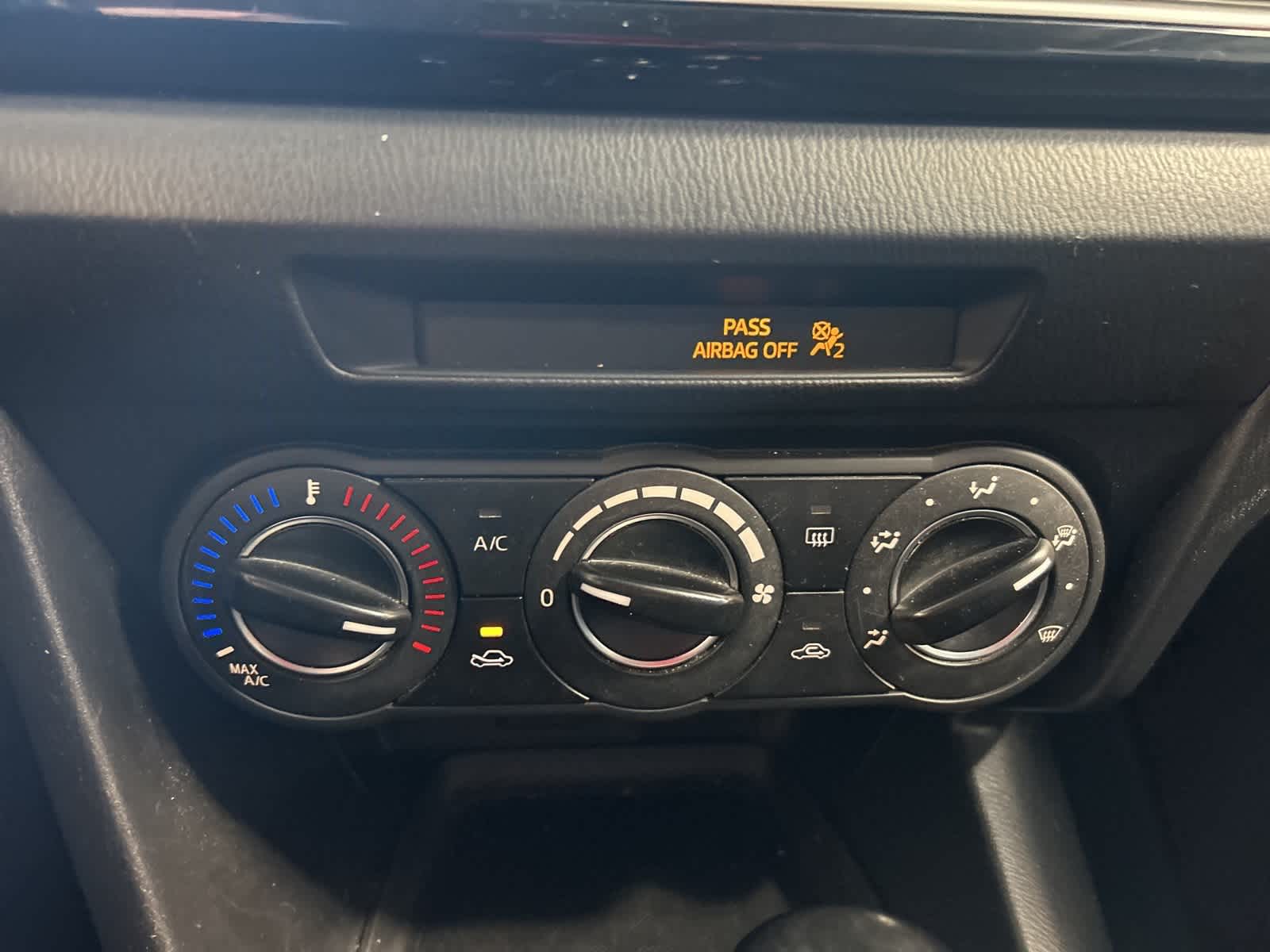 Thumbnail: 2015 Mazda Mazda3 - 28