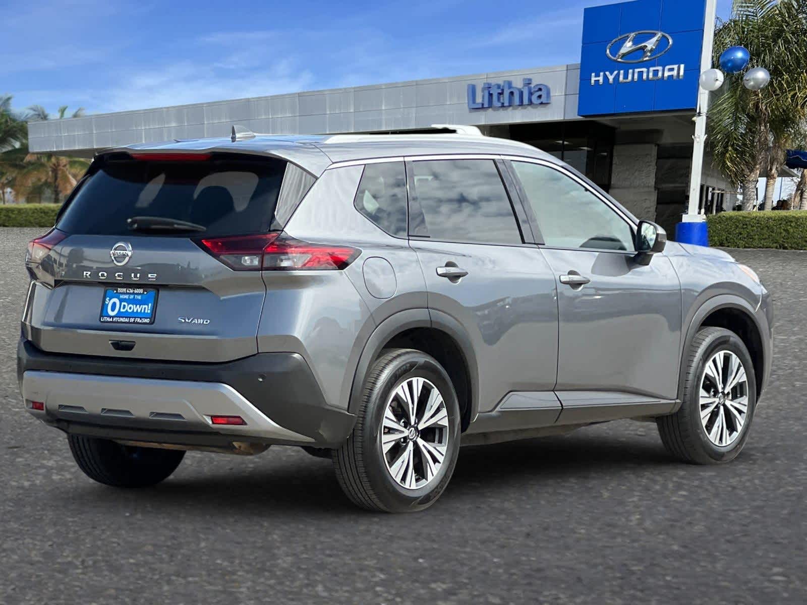 2021 Nissan Rogue SV photo 2