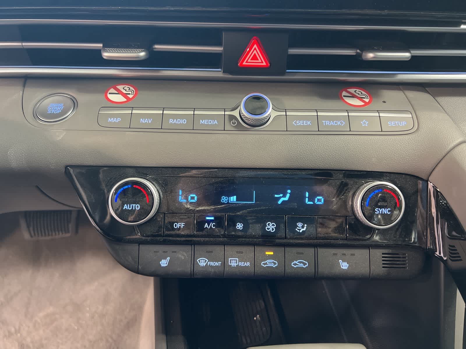 Thumbnail: 2025 Hyundai Elantra - 24