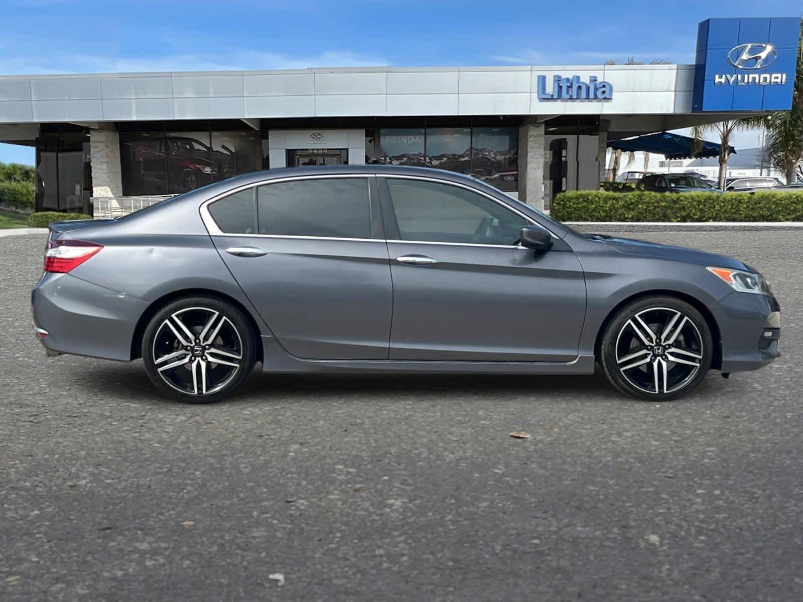 Thumbnail: 2017 Honda Accord - 8