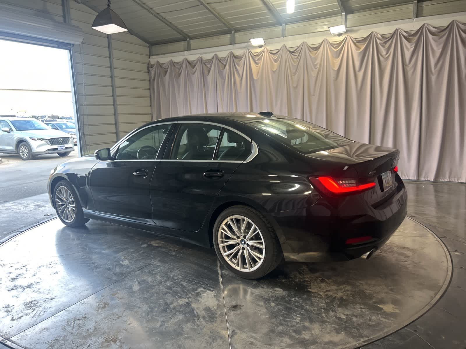 Thumbnail: 2024 BMW 3 Series - 14