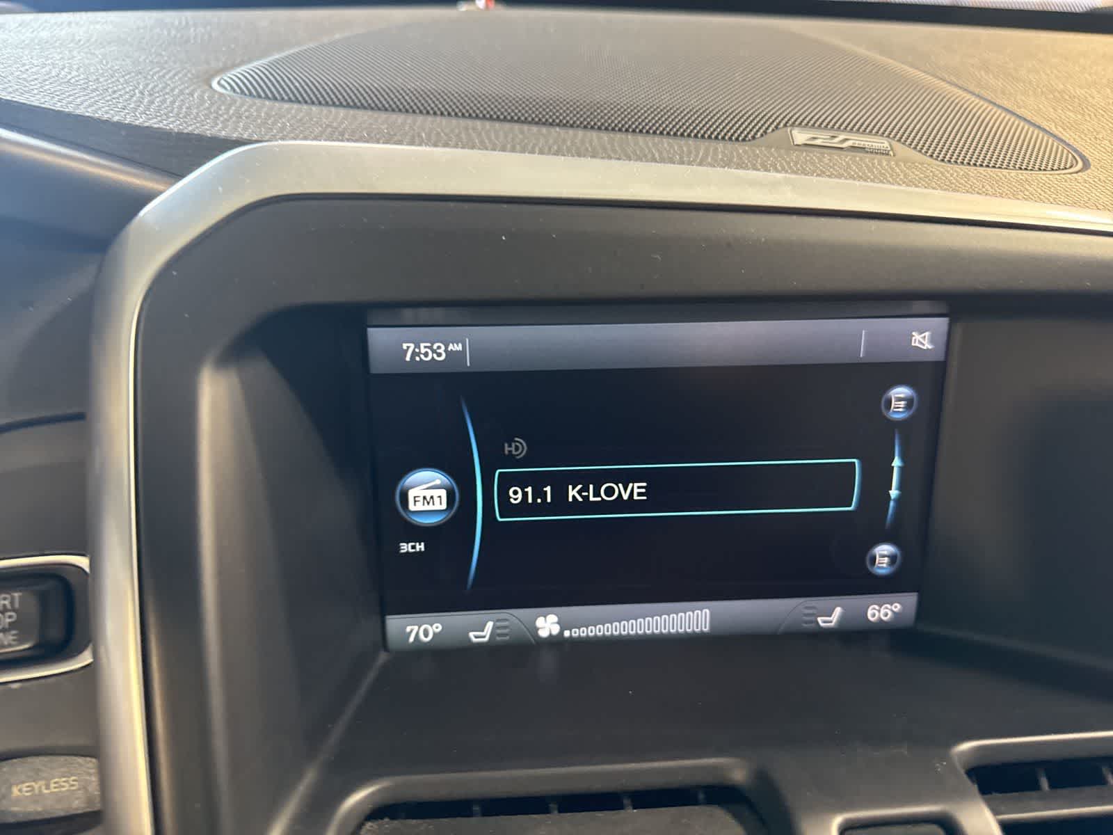 Thumbnail: 2015 Volvo XC60 - 24