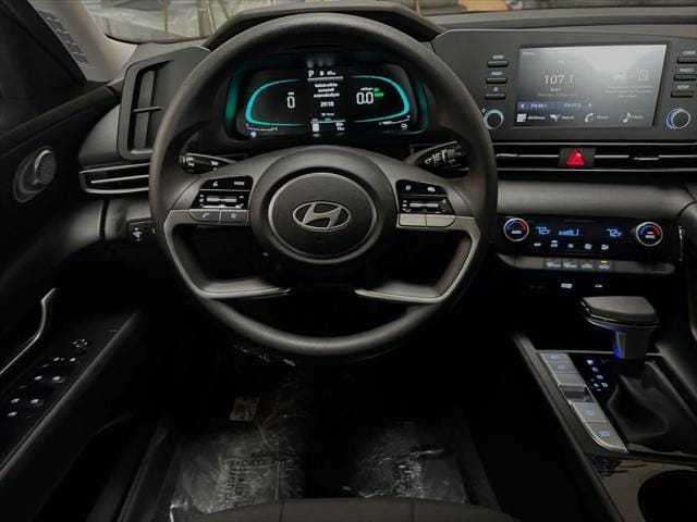 Thumbnail: 2025 Hyundai Elantra - 15