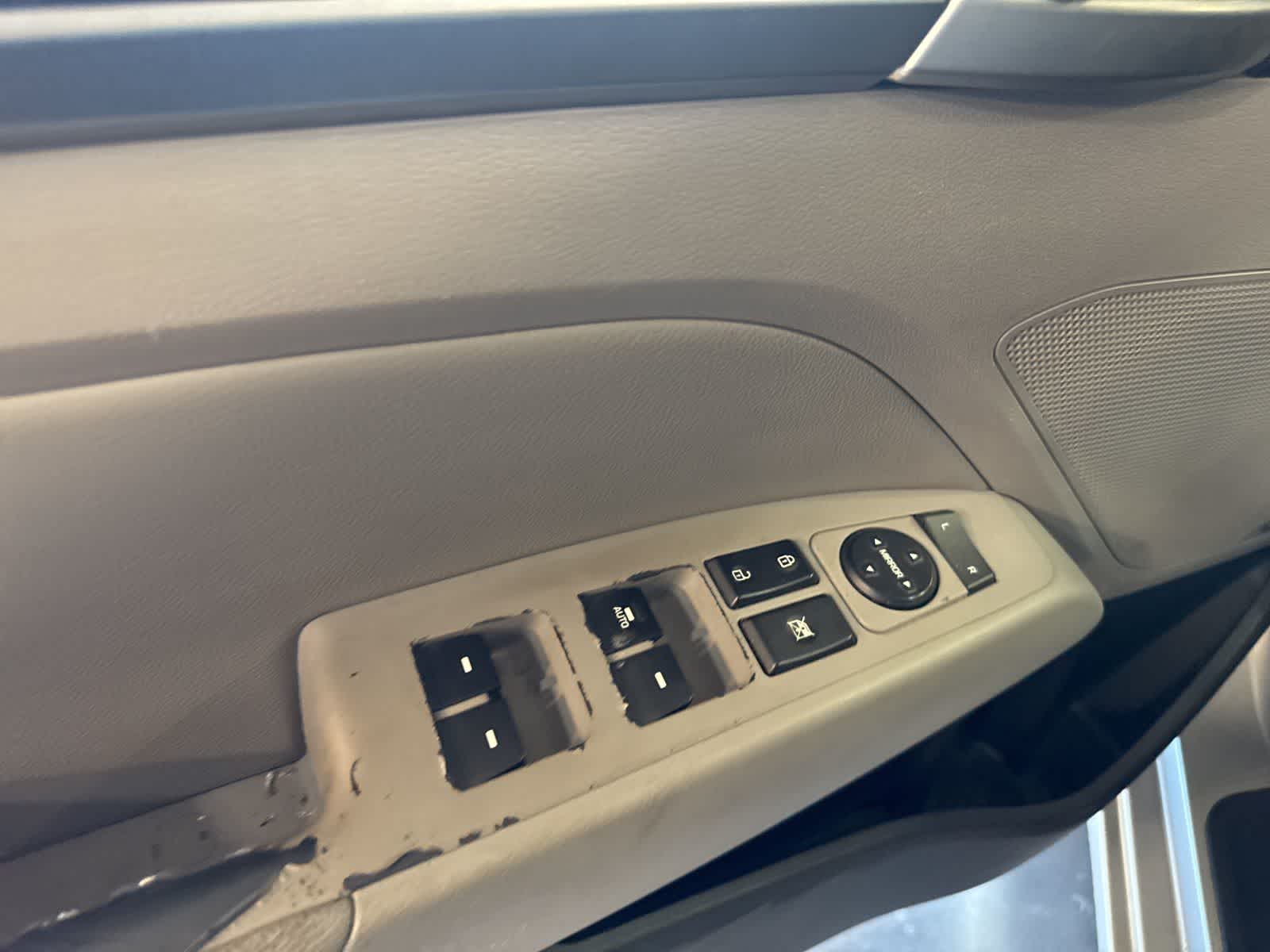 Thumbnail: 2020 Hyundai Elantra - 18