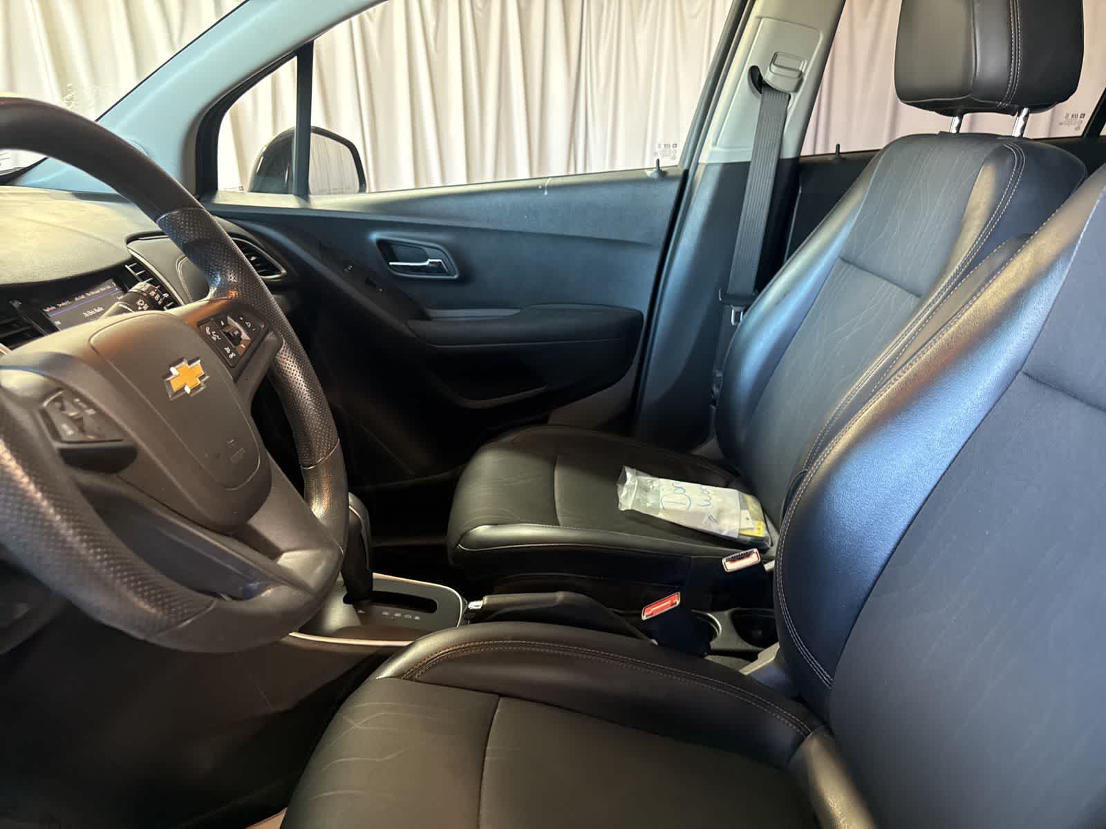 Thumbnail: 2021 Chevrolet Trax - 21