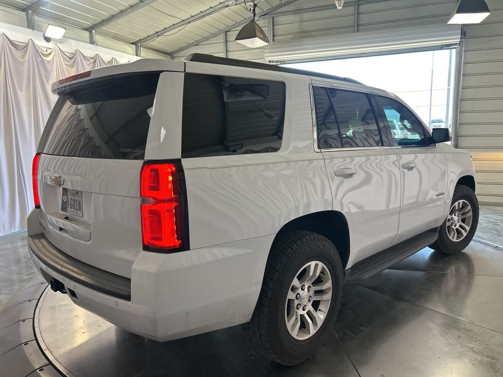 Thumbnail: 2017 Chevrolet Tahoe - 9