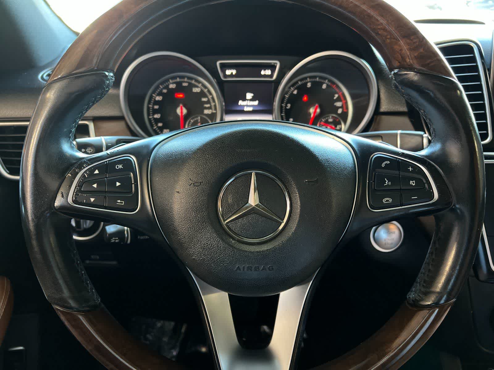 Thumbnail: 2016 Mercedes-Benz GLE - 23