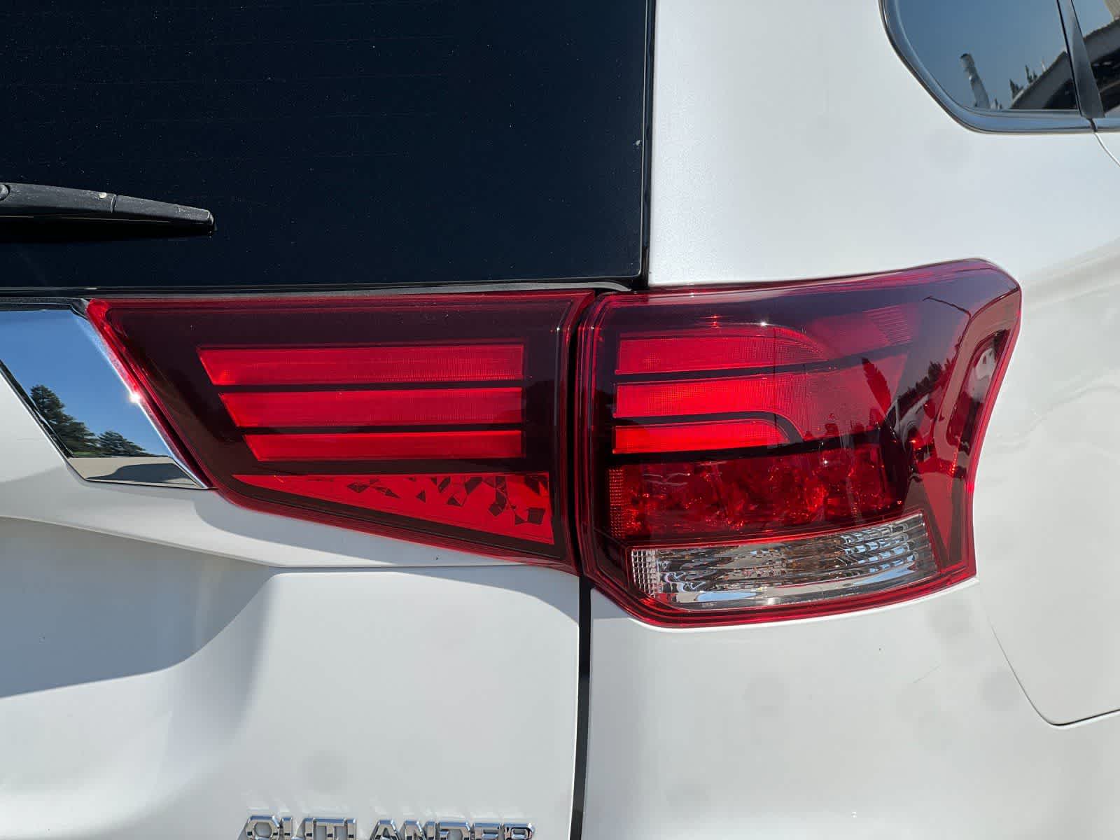 Thumbnail: 2019 Mitsubishi Outlander - 27