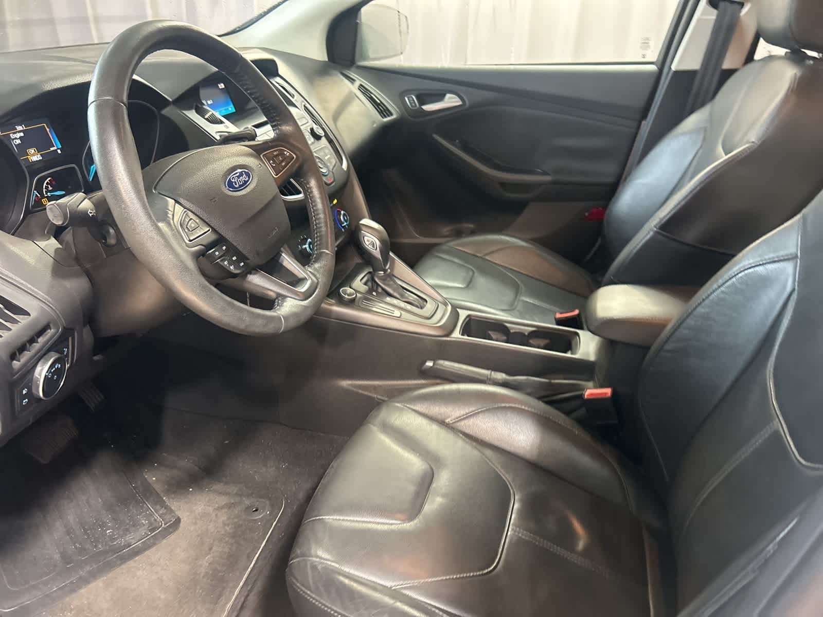 Thumbnail: 2015 Ford Focus - 25