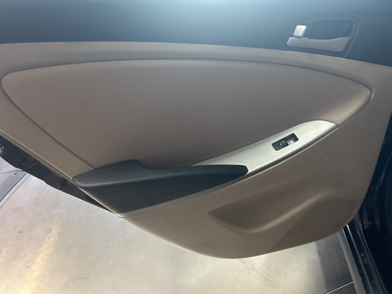Thumbnail: 2015 Hyundai Accent - 17