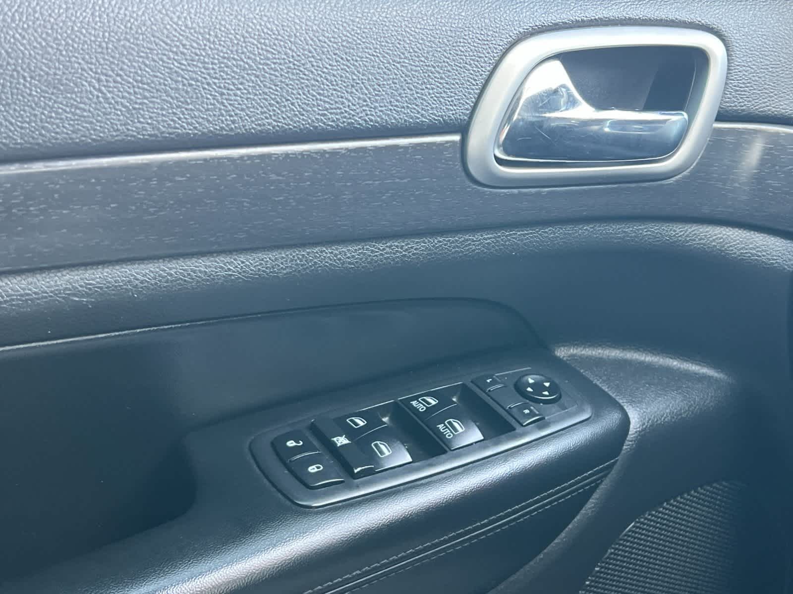 Thumbnail: 2018 Jeep Grand Cherokee - 13