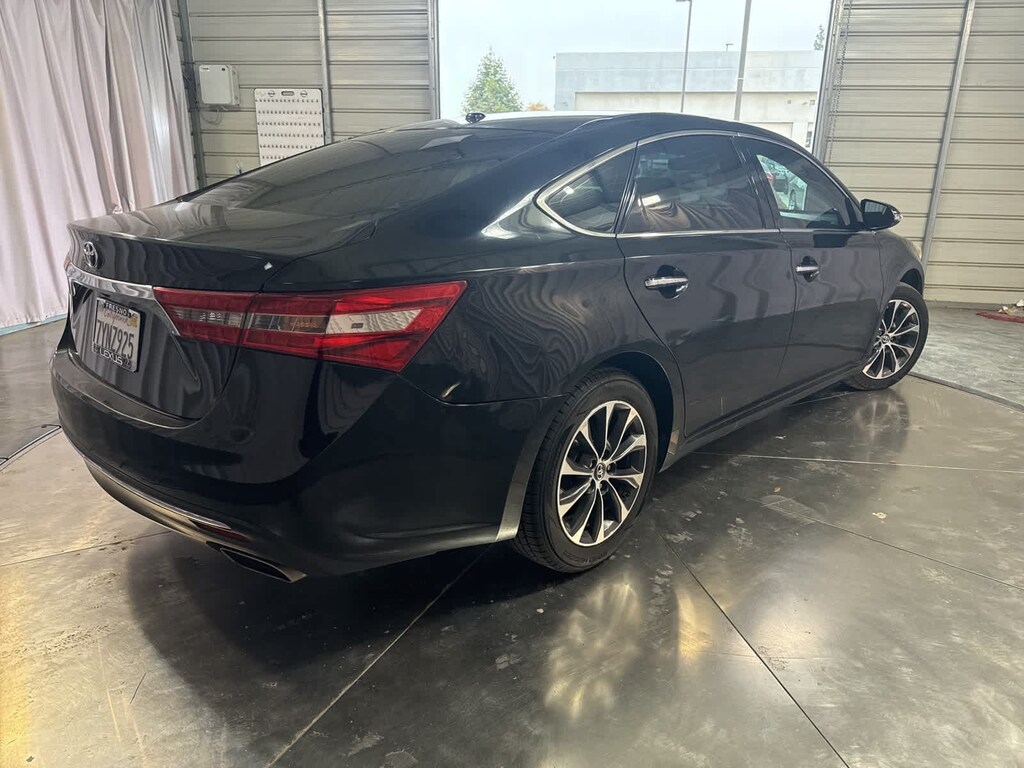 Used 2018 Toyota Avalon XLE Sedan