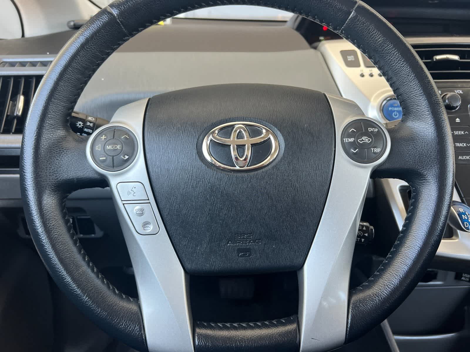 Thumbnail: 2014 Toyota Prius v - 23