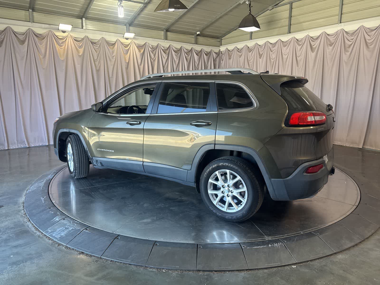 Thumbnail: 2015 Jeep Cherokee - 7