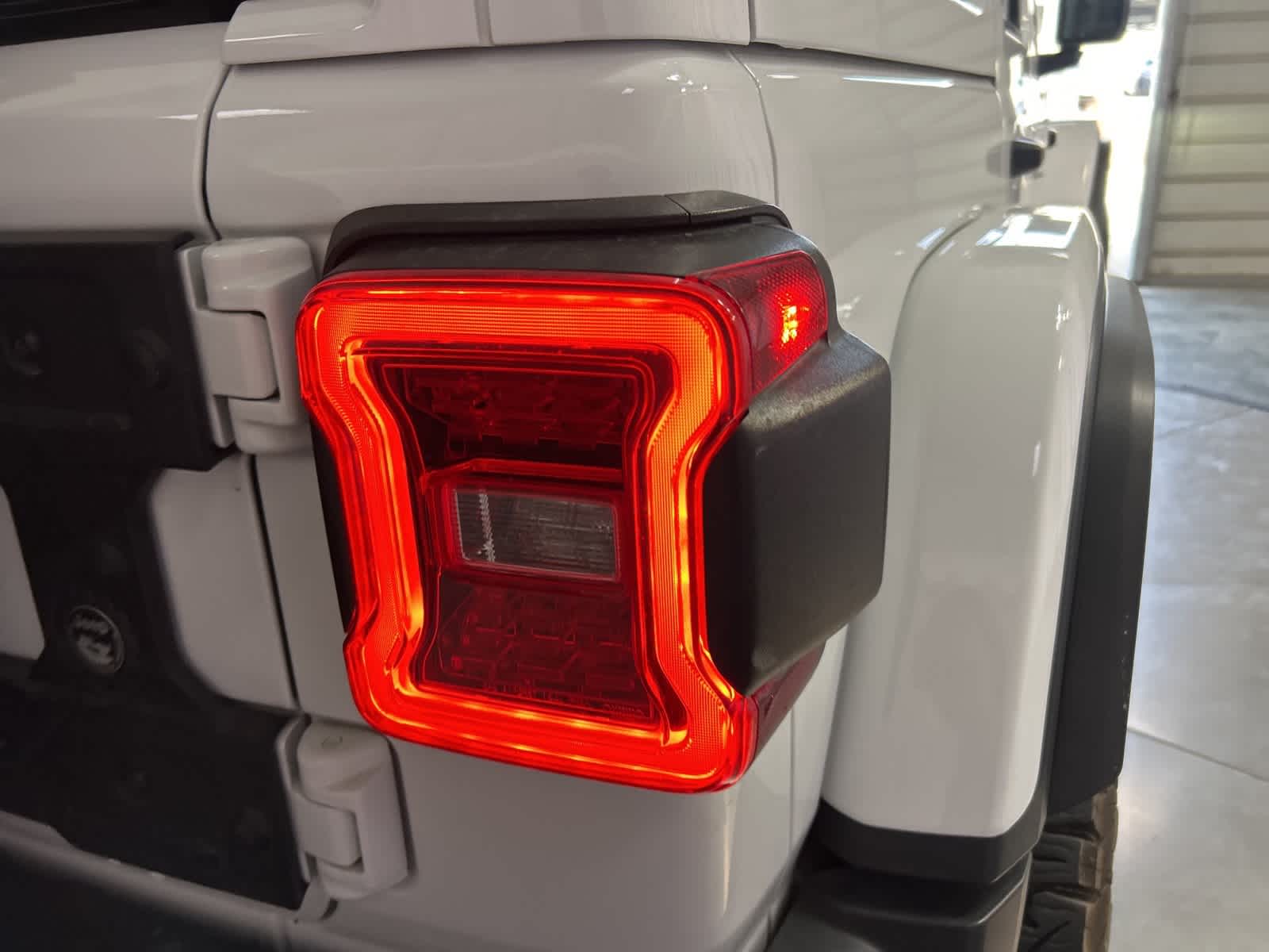 Thumbnail: 2022 Jeep Wrangler - 10