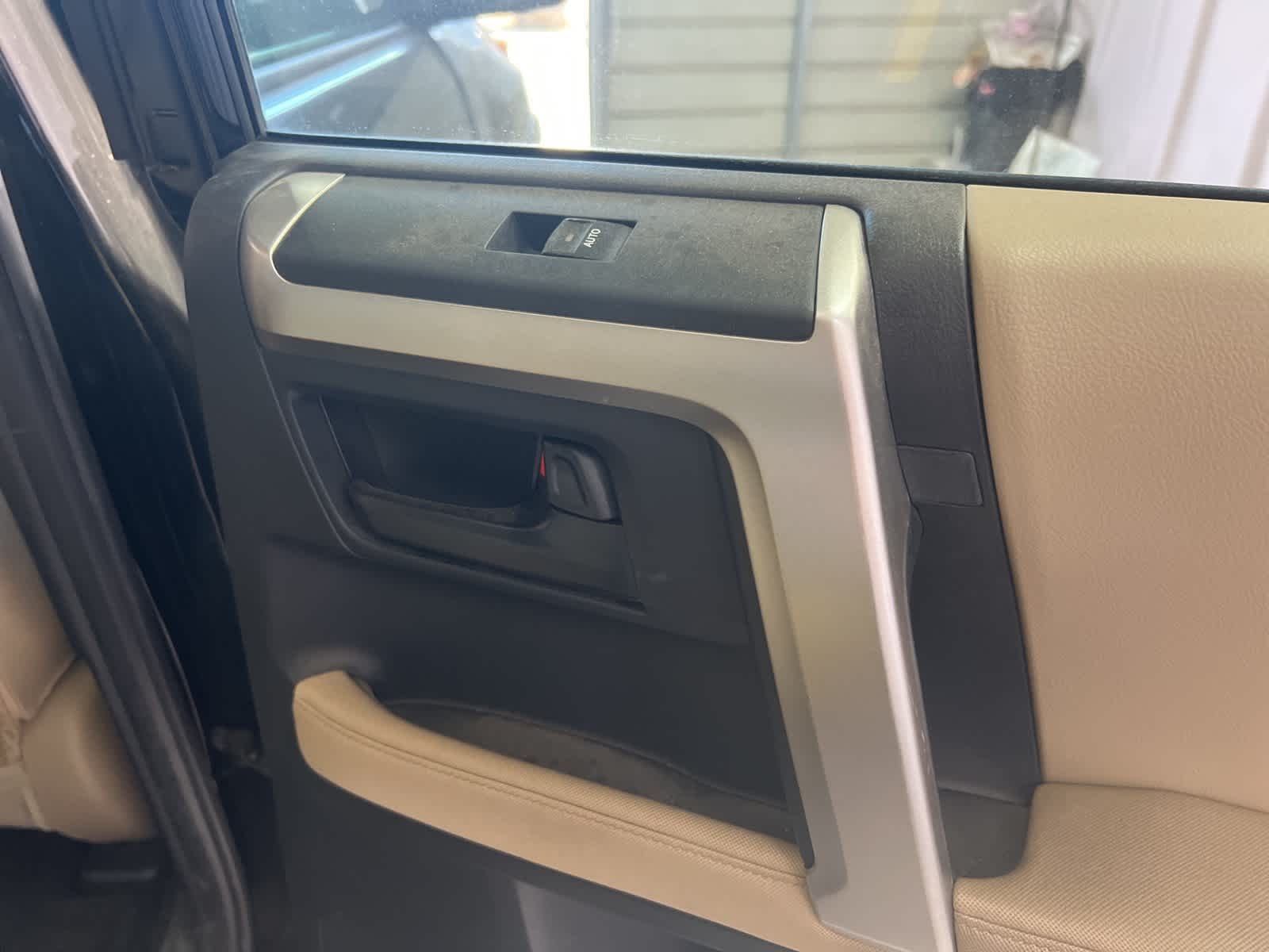 Thumbnail: 2010 Toyota 4Runner - 17