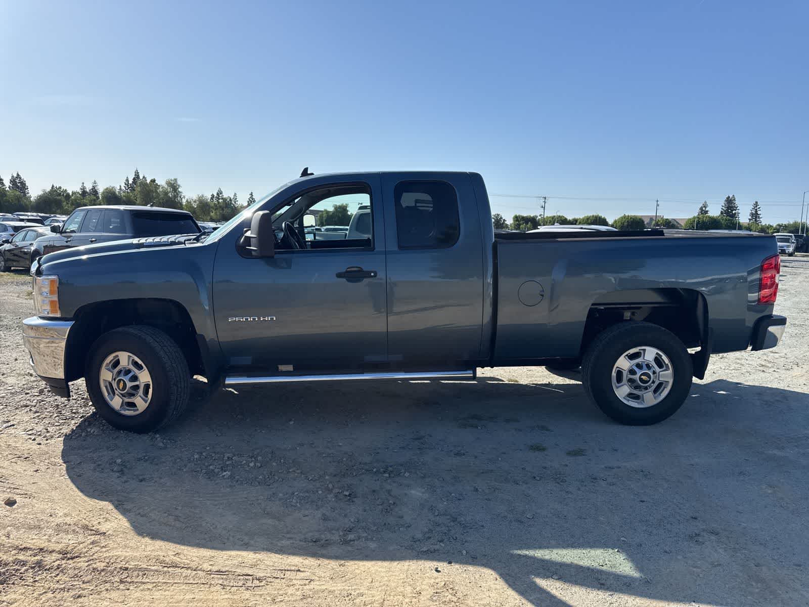 2011 Chevrolet Silverado 2500HD LT photo 3