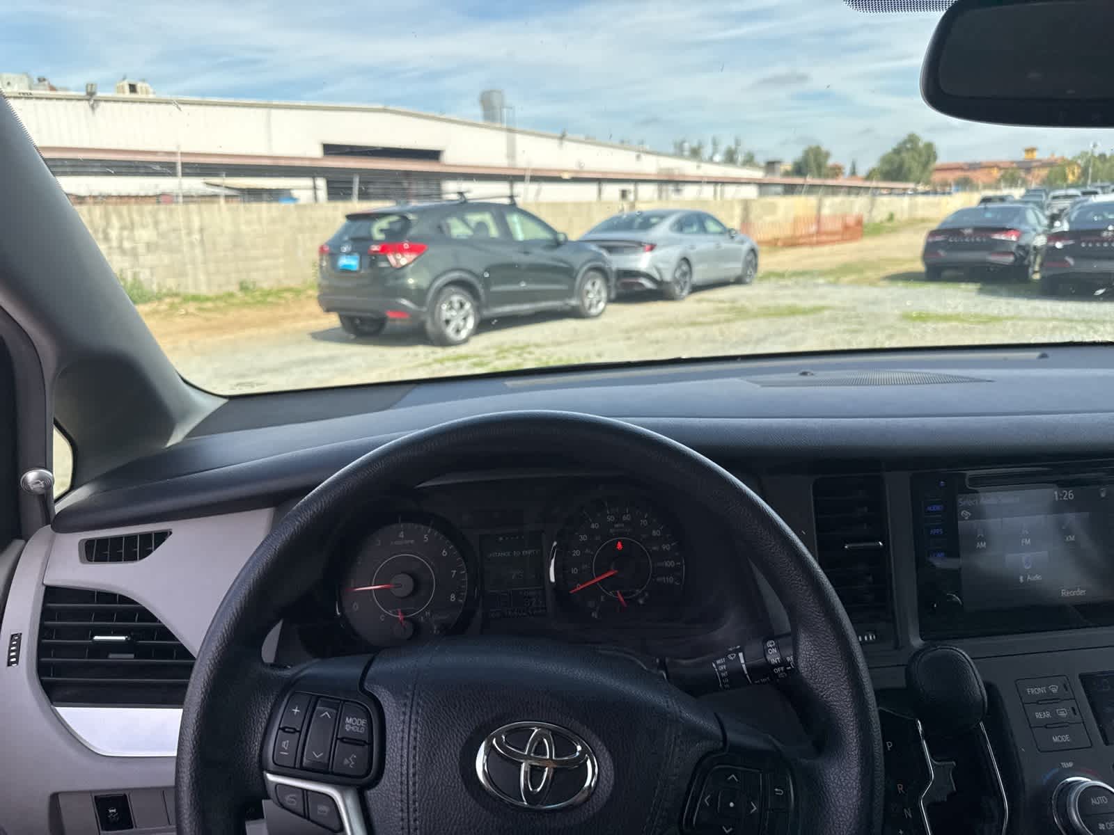 Thumbnail: 2017 Toyota Sienna - 21