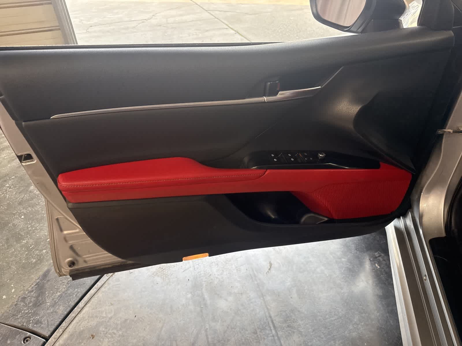 Thumbnail: 2019 Toyota Camry - 18