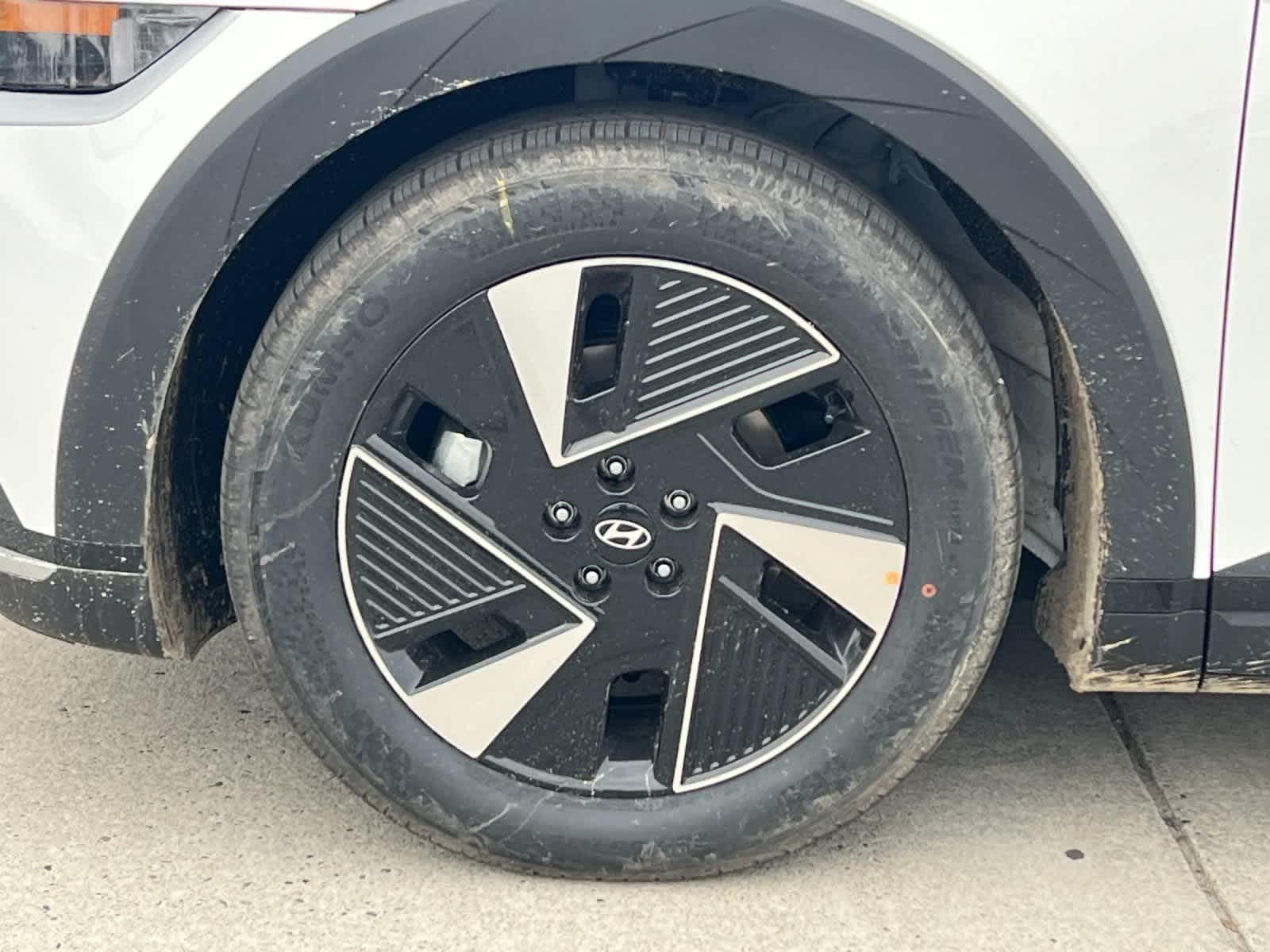 Thumbnail: 2026 Hyundai Ioniq 5 - 26