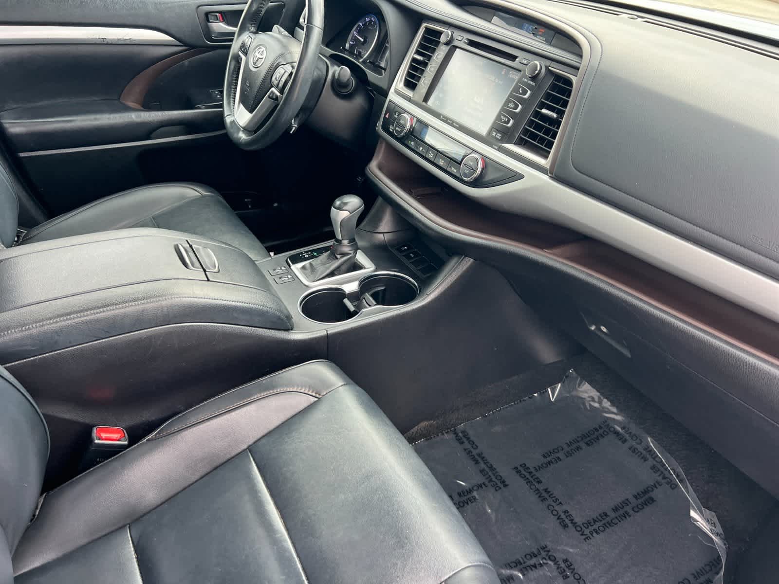 Thumbnail: 2019 Toyota Highlander - 17