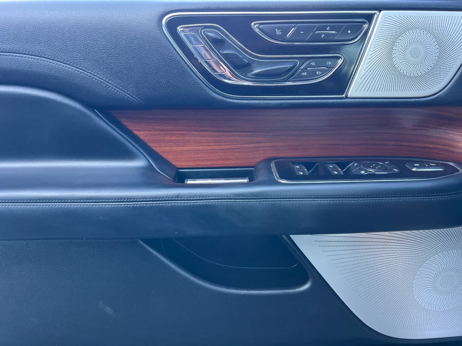 Thumbnail: 2018 Lincoln Navigator - 12