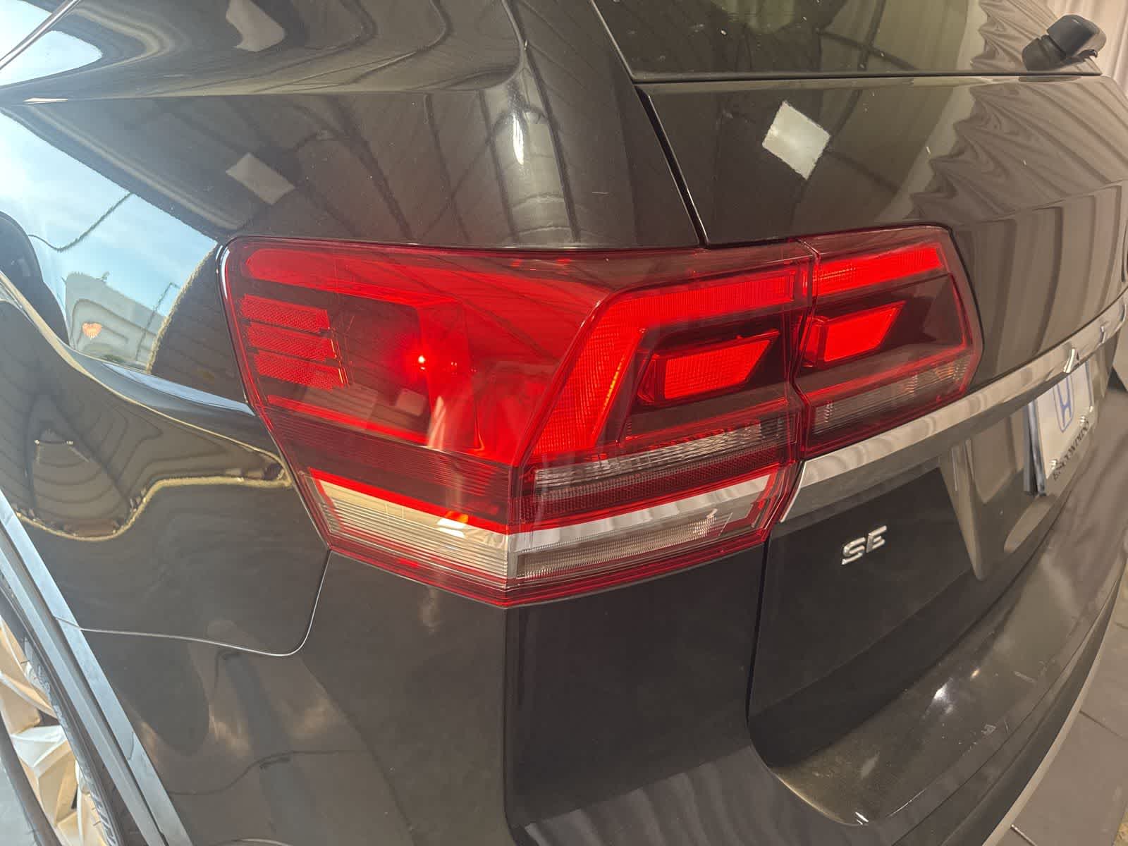 2019 Volkswagen Atlas 3.6L V6 SE w/Technology 4MOTION photo 3
