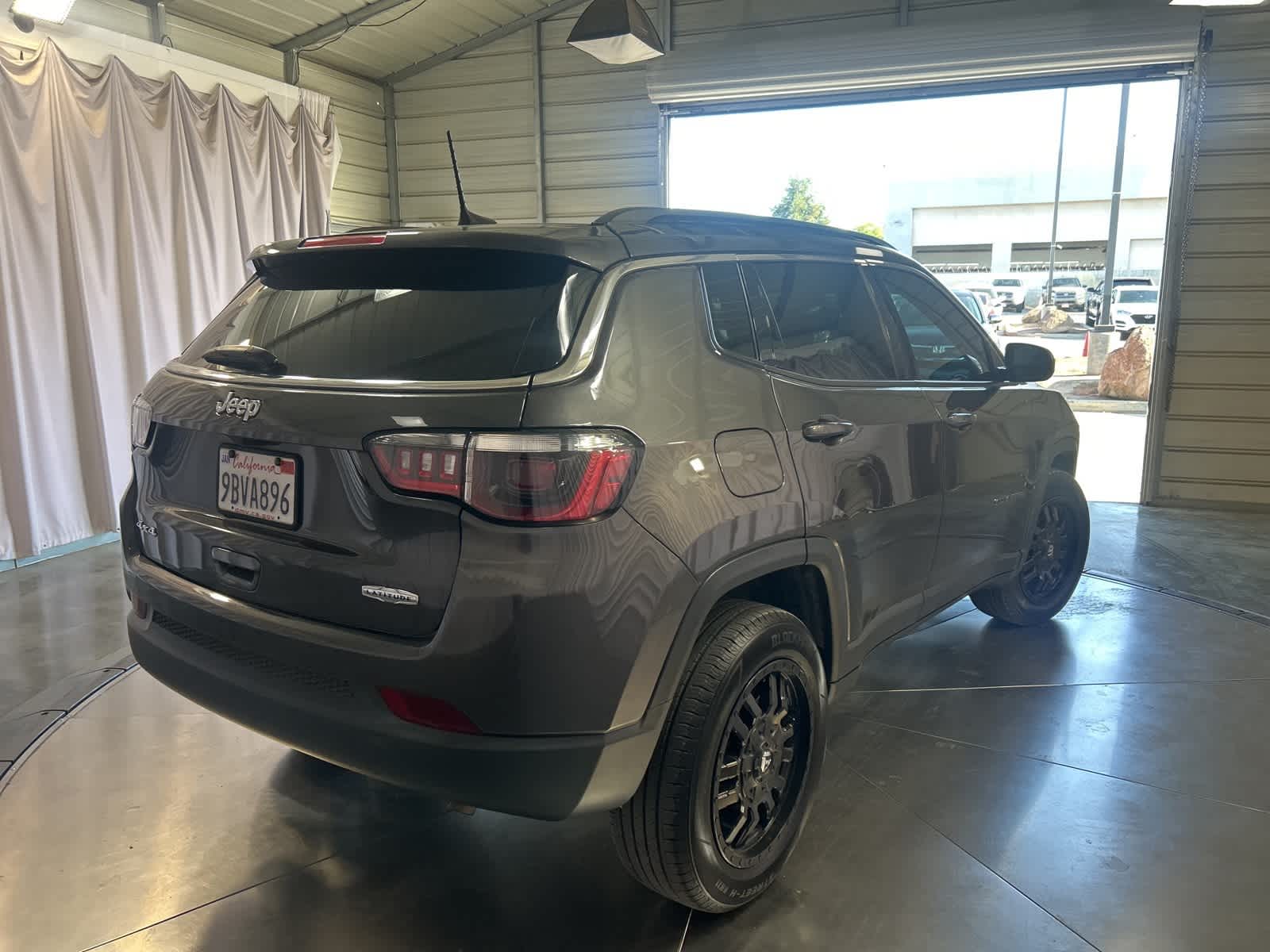 Thumbnail: 2021 Jeep Compass - 9