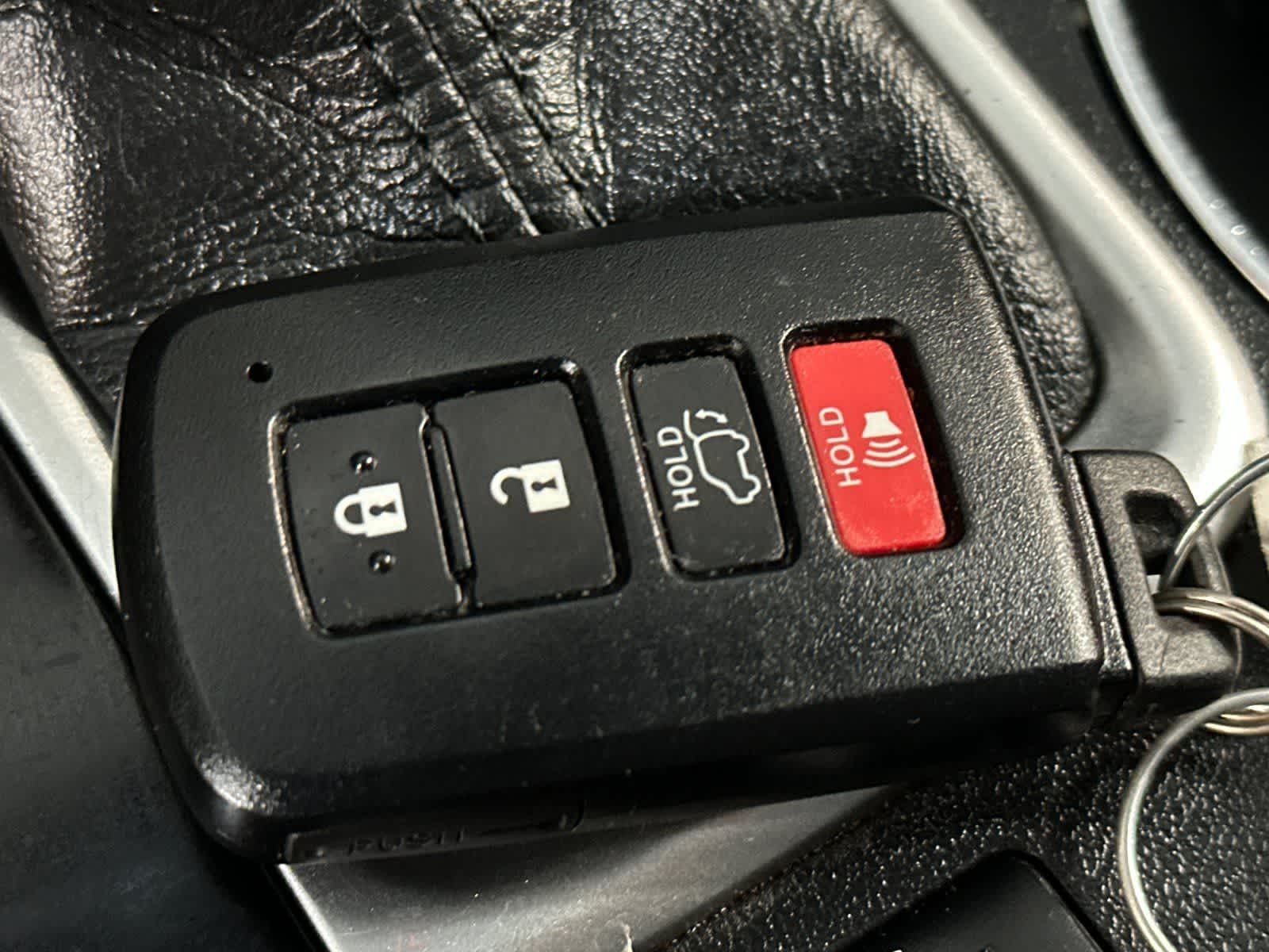 Thumbnail: 2016 Toyota Highlander - 31