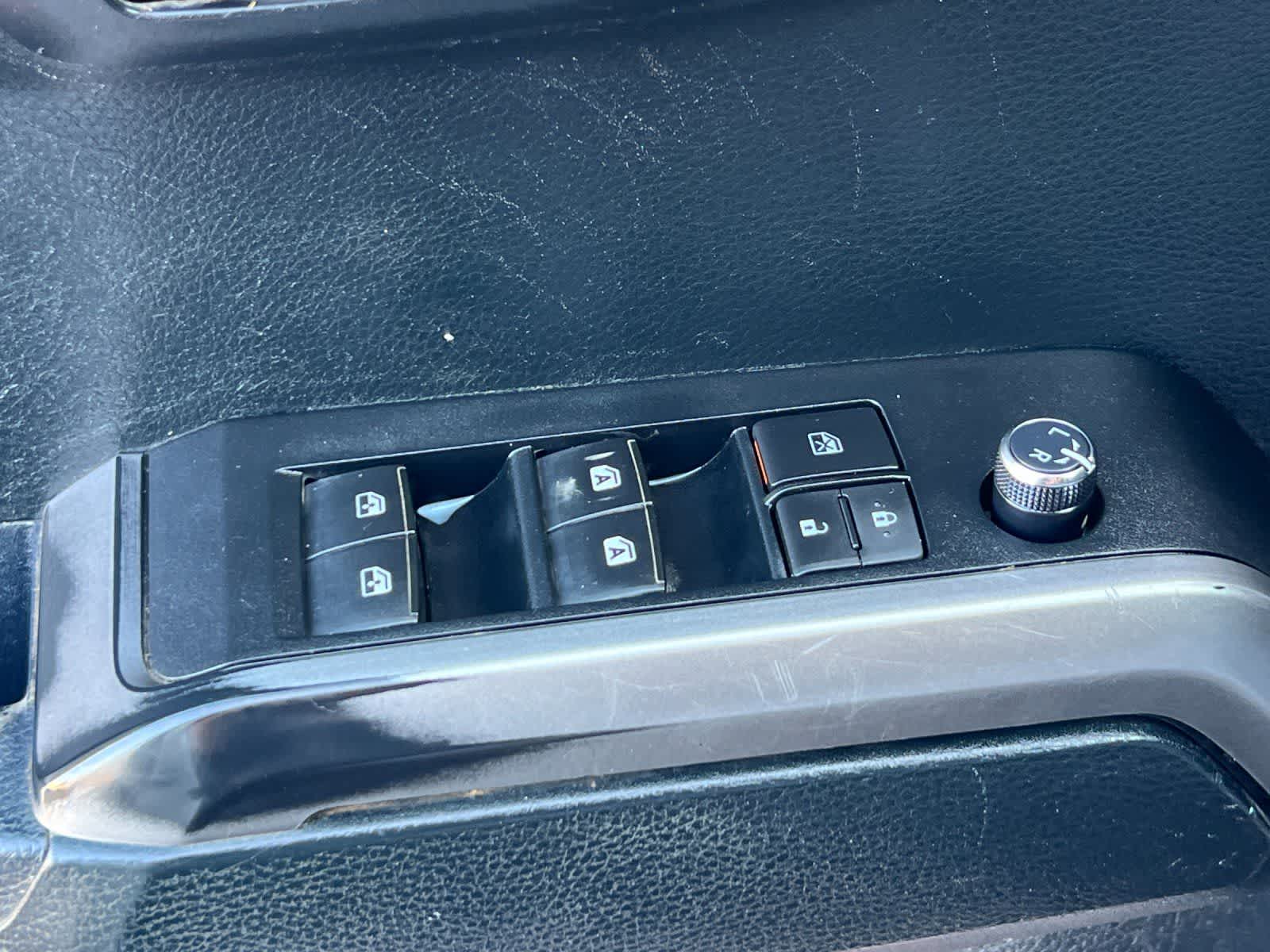 Thumbnail: 2017 Toyota Tacoma - 14