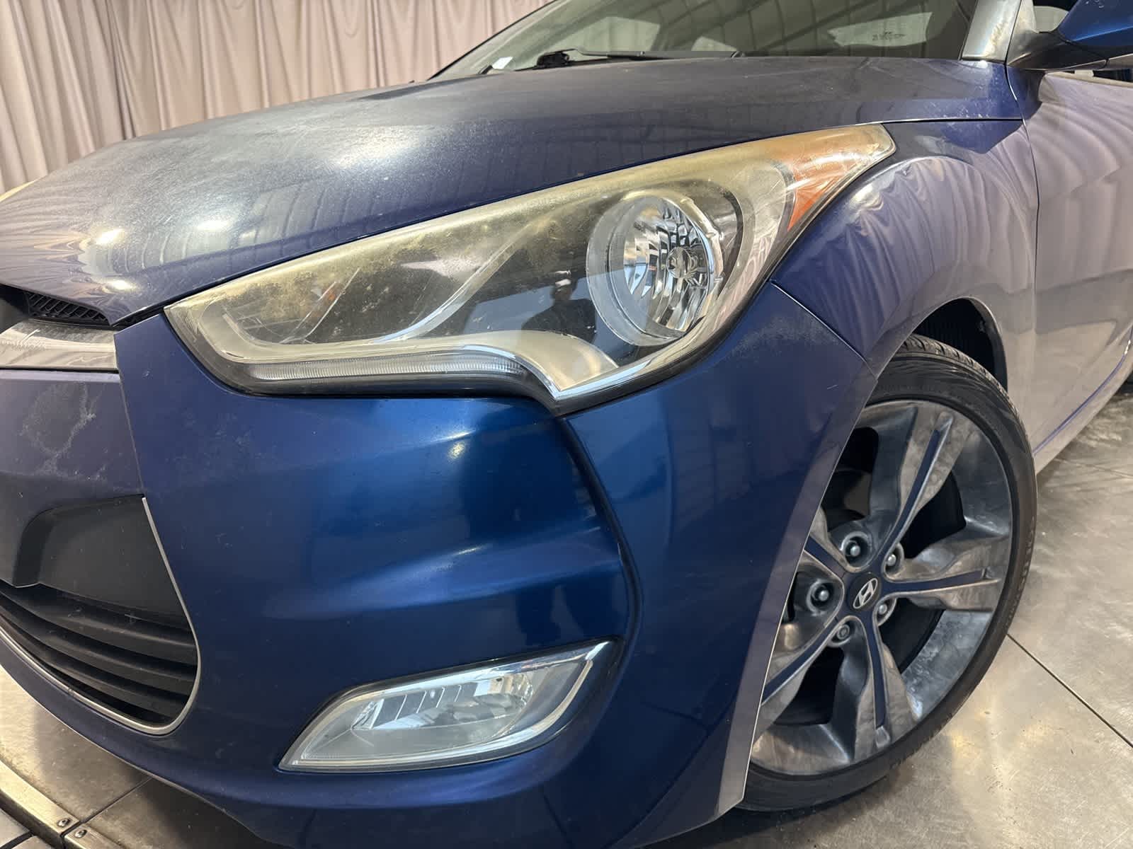 Thumbnail: 2016 Hyundai Veloster - 9